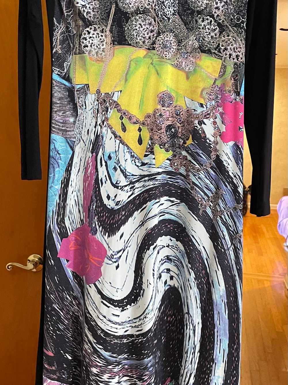 Women’s Abstract Print Long-Sleeve Dress in Black and Multicolor